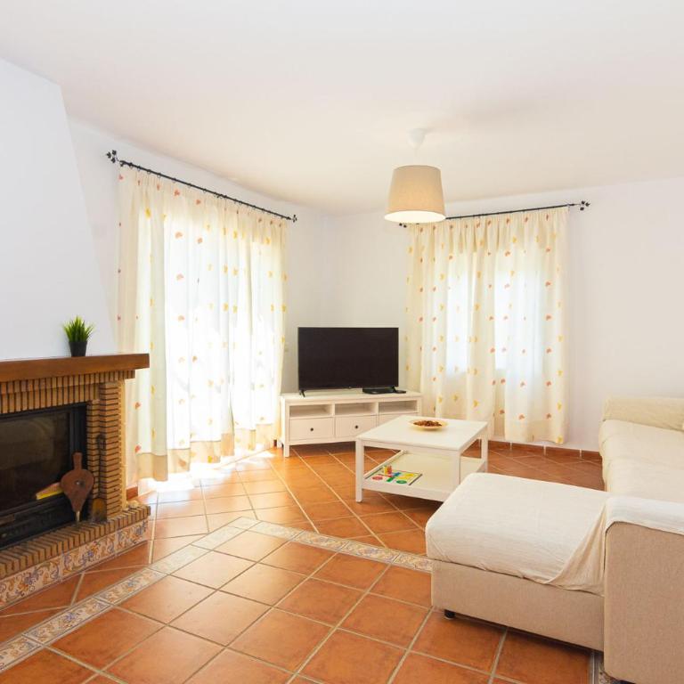 VILLA ANDALUCÍA: cerca de todo, intimidad y espacio - Villa de 3 dormitorios - 4