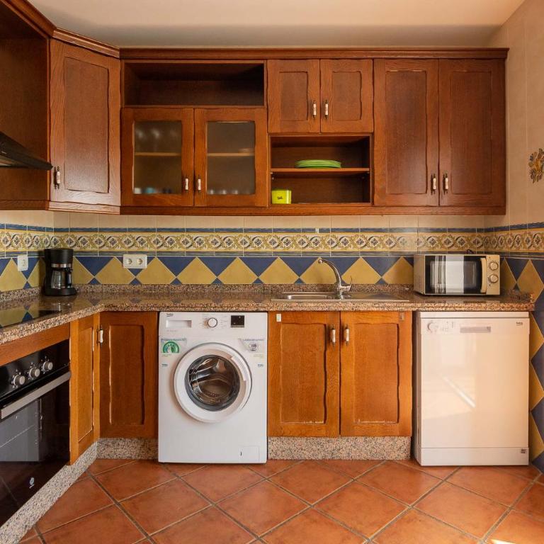 VILLA ANDALUCÍA: cerca de todo, intimidad y espacio - Villa de 3 dormitorios - 21