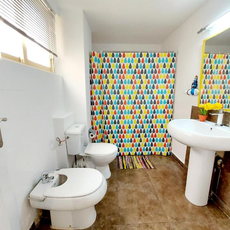 Gloria Host House - Double Room with Private Bathroom and Balcony - 22