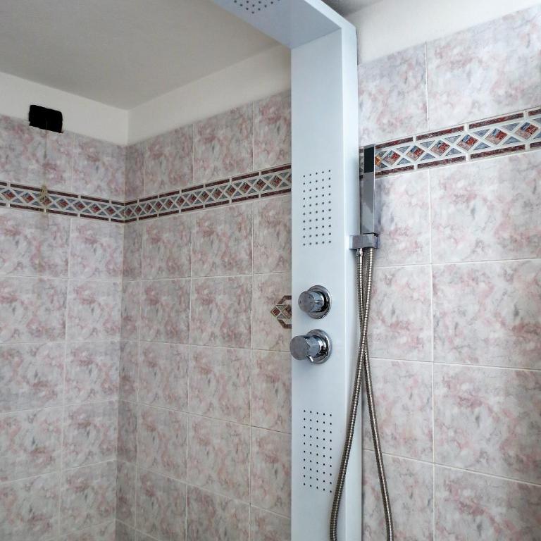 Lo Gnomo sotto al Glicine - Apartment - 11