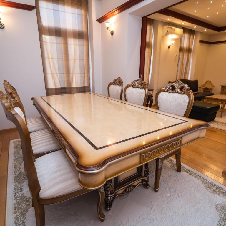 Heart of Ferhadija - Deluks Apartman - 2