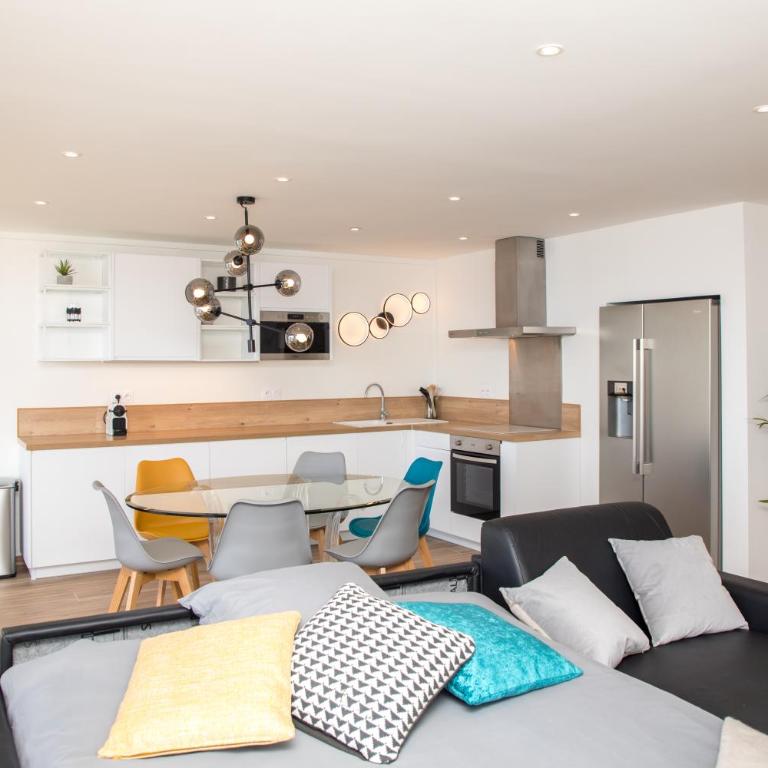 Vue Mer Panoramique, Clim, Balcon et Plages - Appartement - Vue sur Mer - 10