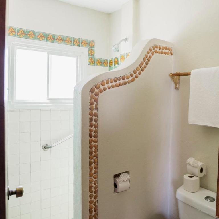 Petit Lafitte Beach Front Hotel & Bungalows - Pool View Room - King Bed - 6