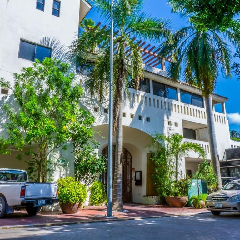 Royal Palms 3 condo - One-Bedroom Apartment - 4