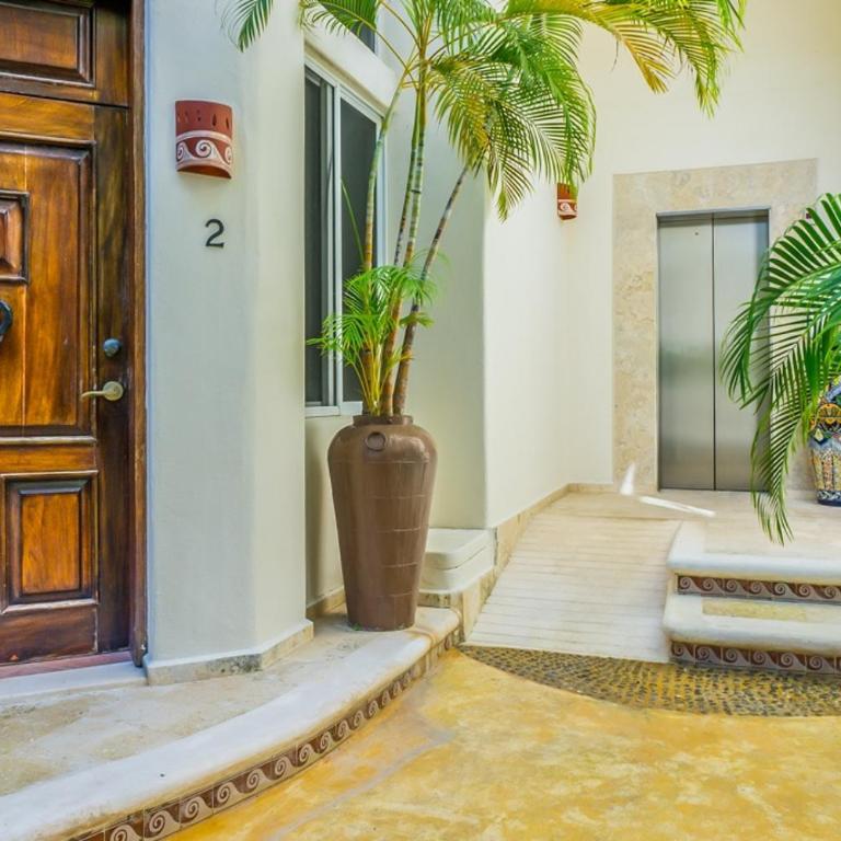 Royal Palms 3 condo - One-Bedroom Apartment - 14