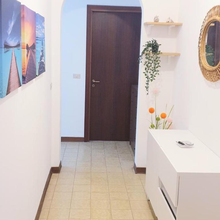 GOLDEN HOUSE - Appartamento con 2 Camere da Letto - 2