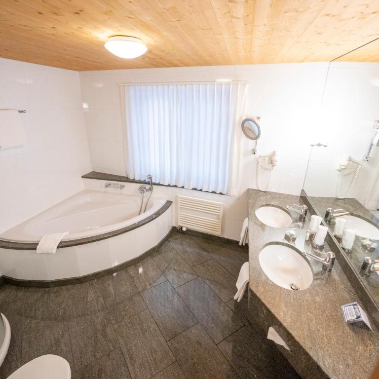 Hotel Garni Engiadina - Boutique Hotel - Deluxe Doppelzimmer - 18