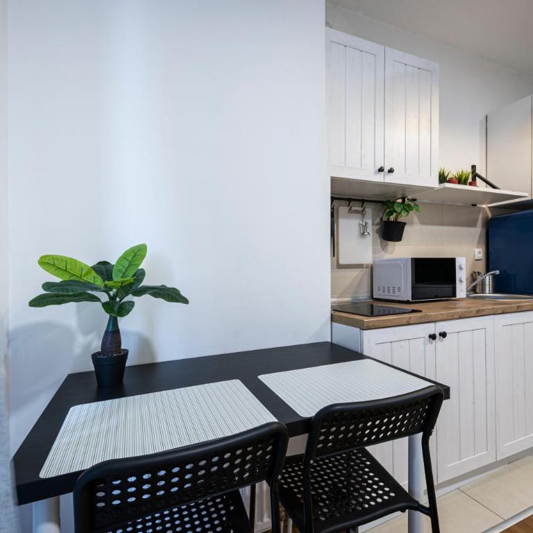 !PROMO! Сentral Safe n Sound Studio-Free private parking-Fast WI-FI - Studio Apartman - 13