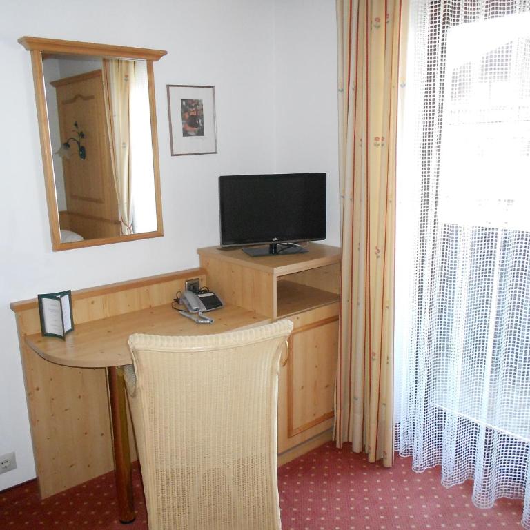 Gästehaus Weißes Rössl - Einzelzimmer mit Balkon - 2