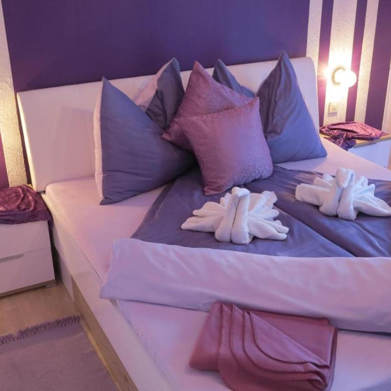 Haus Alpenrose - Doppelzimmer mit Terrasse - 7