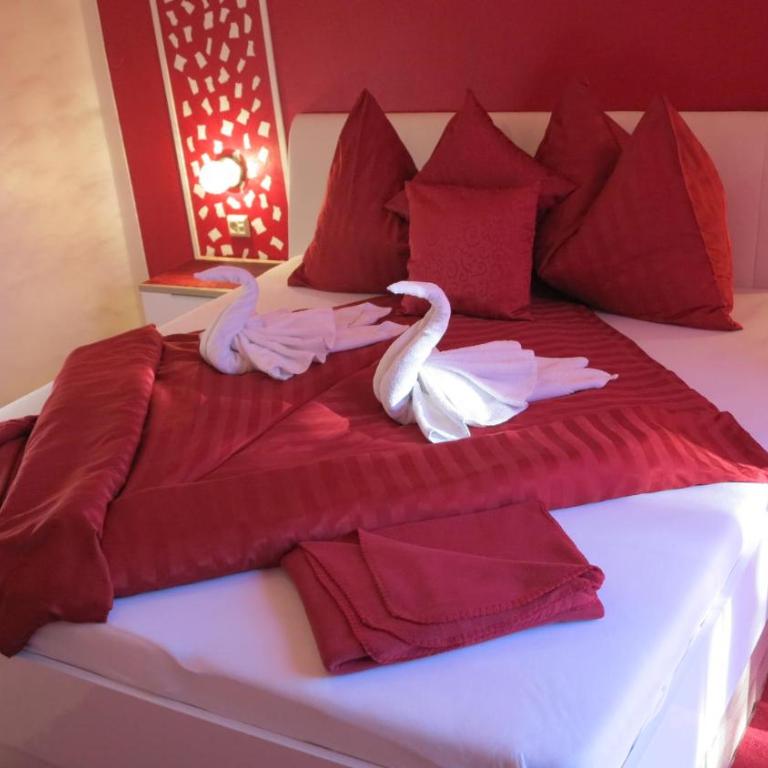 Haus Alpenrose - Doppelzimmer mit Terrasse - 12