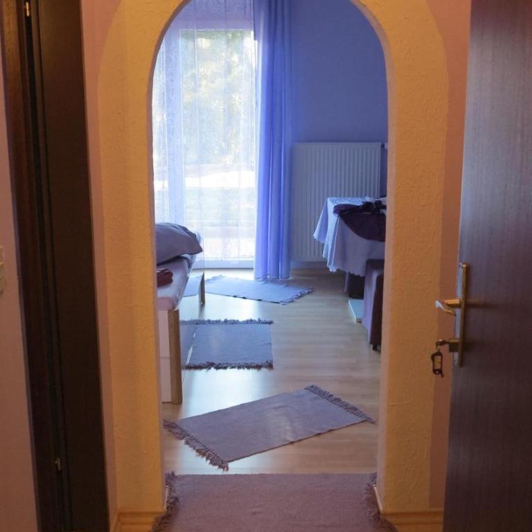 Haus Alpenrose - Doppelzimmer mit Terrasse - 6