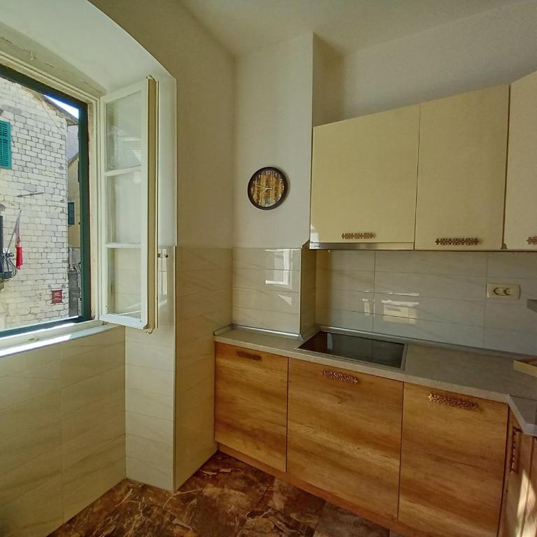 Old Town Sea Gate Apartment - Three-Bedroom Apartment - 26