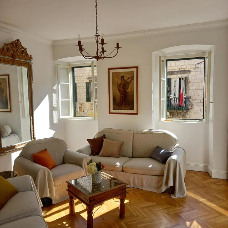 Old Town Sea Gate Apartment - Three-Bedroom Apartment - 6