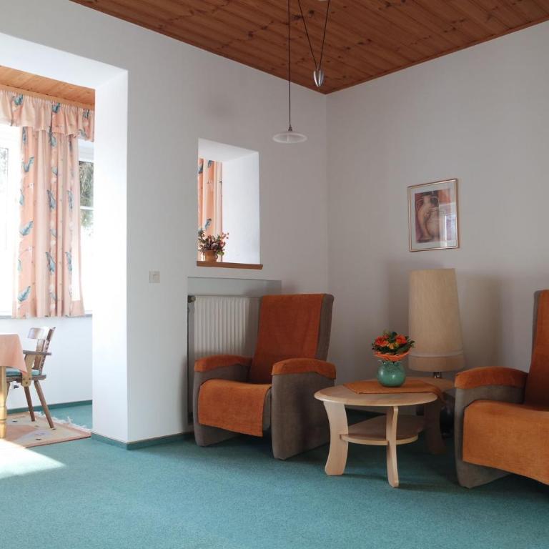 Haus Alpenruhe - Apartment mit Balkon - 1