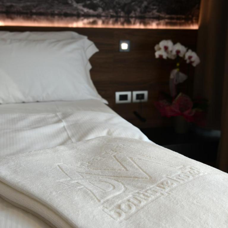 Dolomeet Boutique Hotel - Superior Double or Twin Room - 17