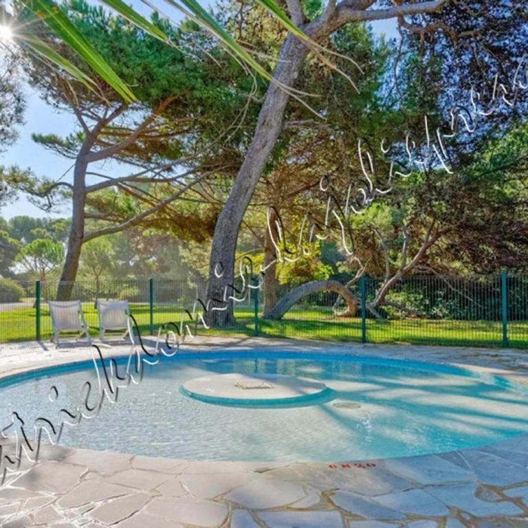 HYERES, Magnifique Parc de la Presqu'île avec Piscine et Plage face à Porquerolles ! - Apartment - 69