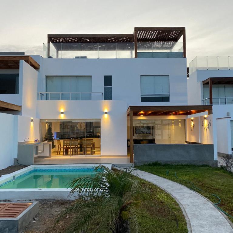 Casa en Nuevo Paracas - Five-Bedroom House - 5