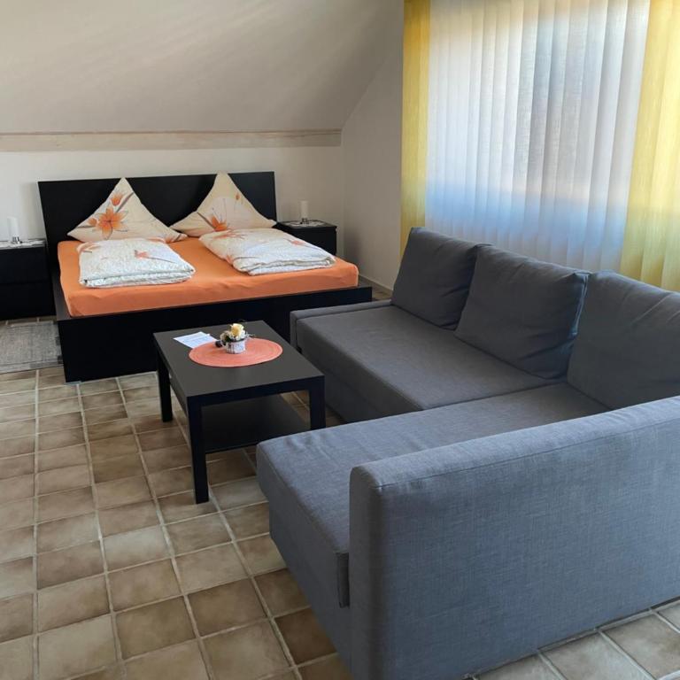 Zimmer in Lautrach - Studio avec Balcon - 1