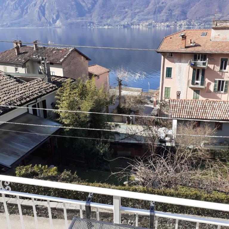 B&B-FORESTERIA Casa Della Musica Lake Como - Camera Matrimoniale con Balcone e Vista Lago - 14