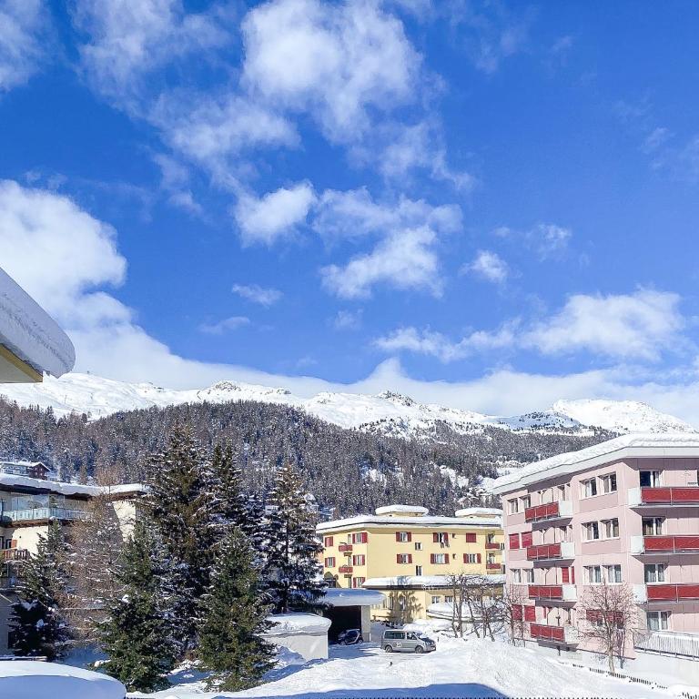 Zentrale Wohnung in St. Moritz mit großem Balkon - Apartment mit 1 Schlafzimmer - 16