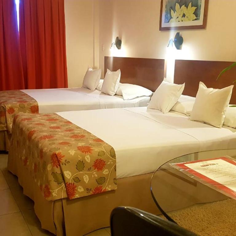 Hotel Amalfi - Habitación Doble Estándar con 2 camas dobles - 1