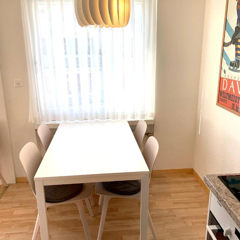 Holiday apartment Bolgen - close to everything! Bolgen, Jakobshorn, bus stop, train station, supermarket, ski school, ski rentals, restaurants and more! - Apartment mit 1 Schlafzimmer - 15