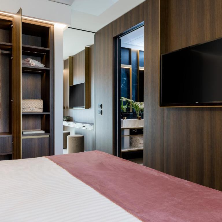 We Me Suite Hotel - Junior Suite with Hot Tub - 11