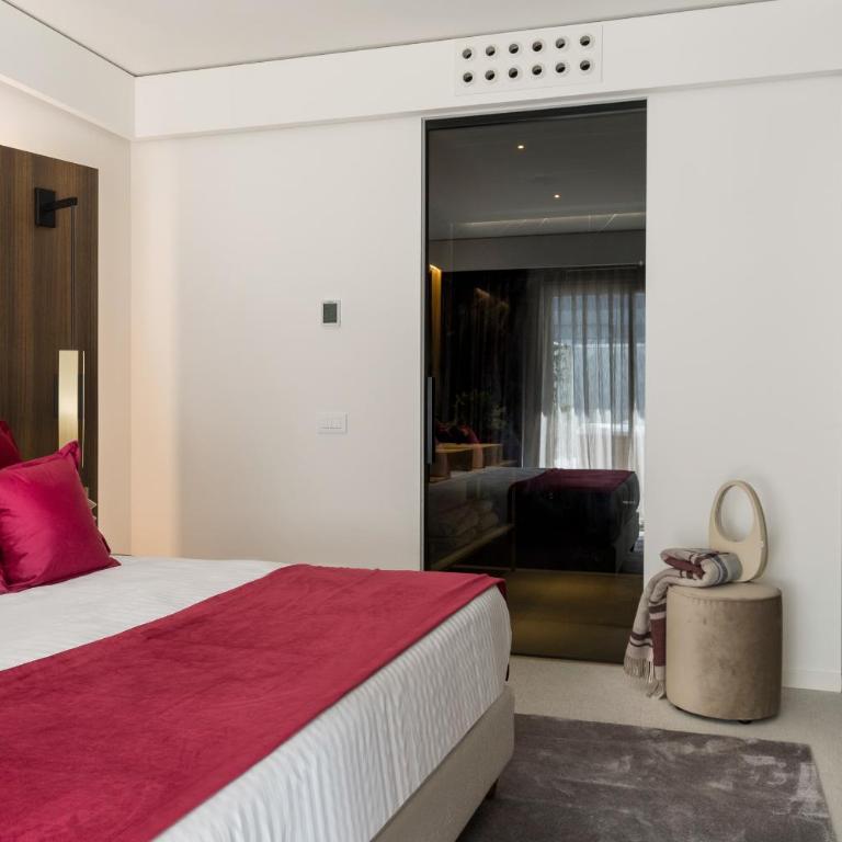 We Me Suite Hotel - Executive Suite with Hot Tub - 6