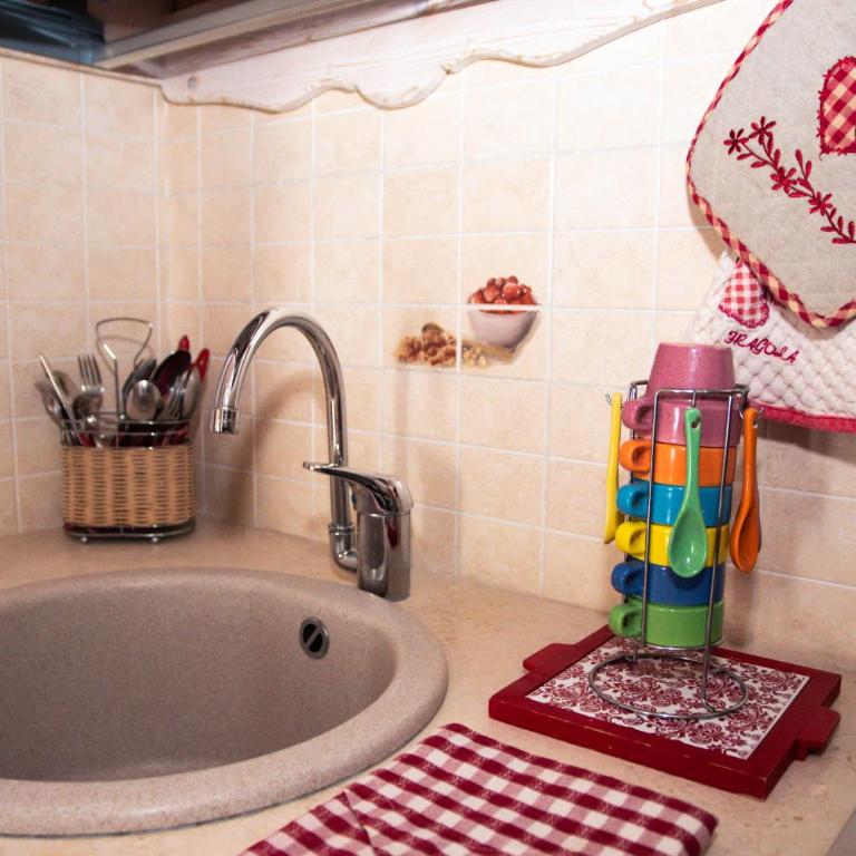 Trulli Donna Isabella - Double Room with Garden View - 13