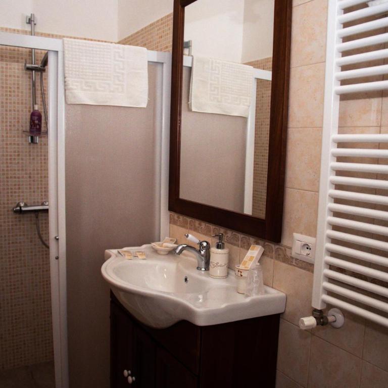 Trulli Donna Isabella - Double Room with Extra Bed - 10
