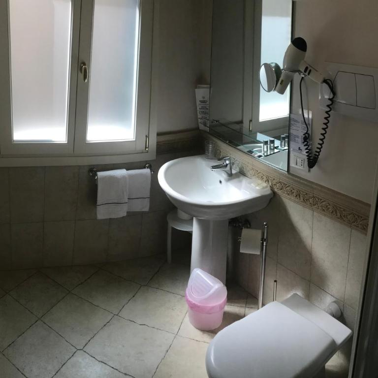 B&B a le Boteghe - Camera Matrimoniale/Doppia con Letti Singoli con Bagno Privato - 7