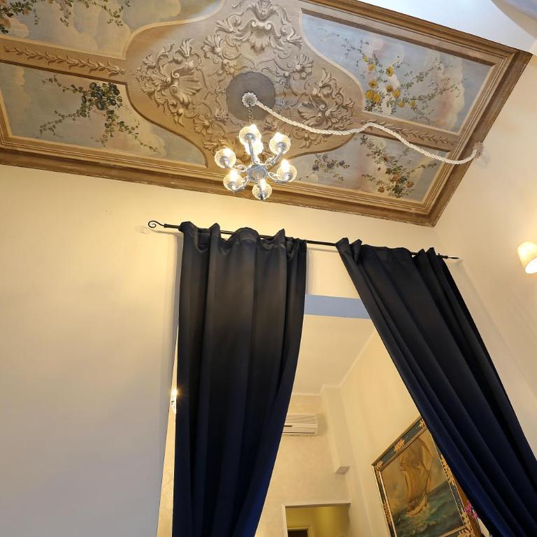Grand Tour Rome Suites - Liberty Collection - Suite Deluxe con Vasca Idromassaggio - 9