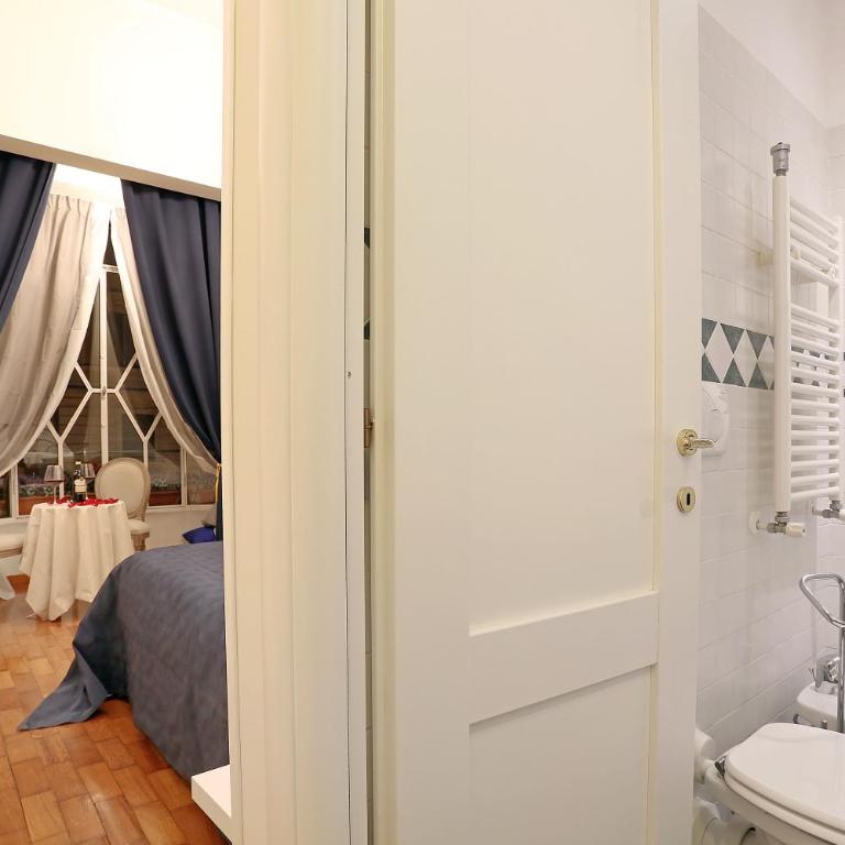 Grand Tour Rome Suites - Liberty Collection - Suite Deluxe con Vasca Idromassaggio - 13