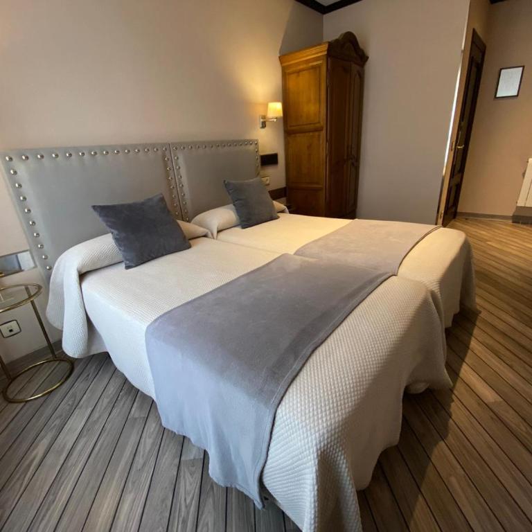 Hotel Los Molinos - Twin Room - 13