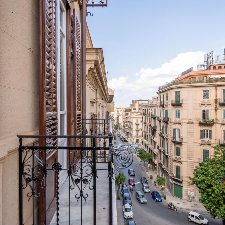 Le Rose di Nonna Maria, appartamento di lusso in centro città - Three-Bedroom Apartment - 44