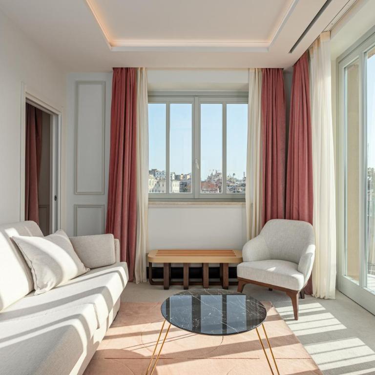 Room Mate Gran Filippo I, Rome-Fontana di Trevi - Suite con Balcone - 4