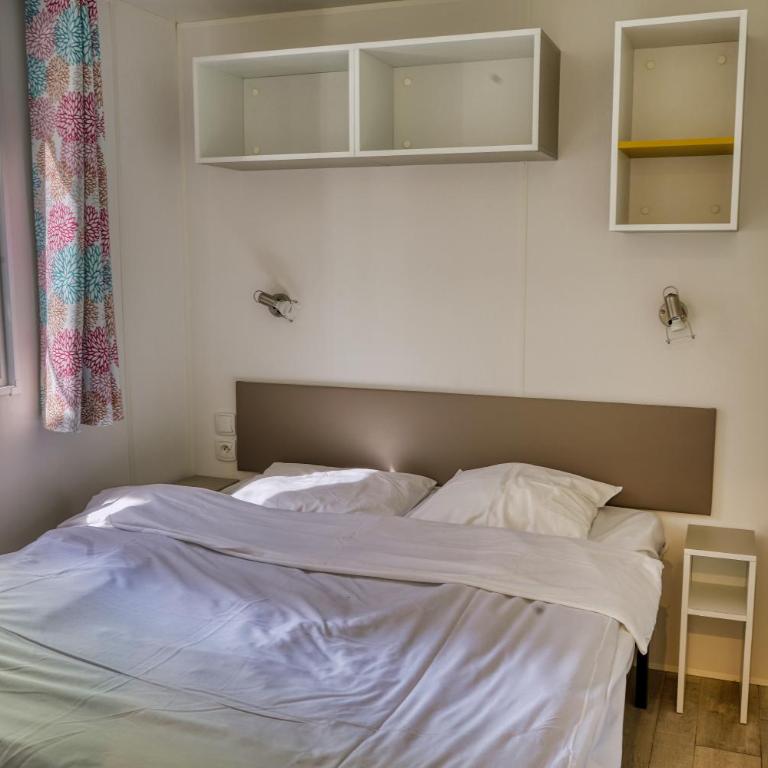 Camping Resort Les Champs Blancs - Mobile Home - 3
