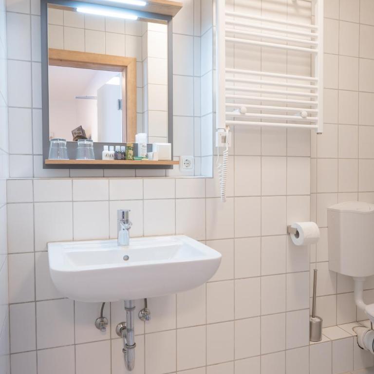 Hotel Dortmunder Hof - Standard Dreibettzimmer - 5