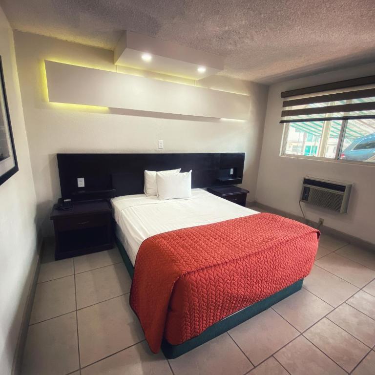 R INN de TIJUANA - Queen Room - 4