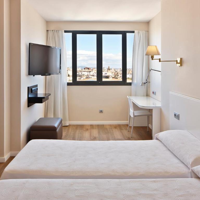 Hotel Palladium - Habitación Doble con vistas a la catedral - 1 o 2 camas - 4