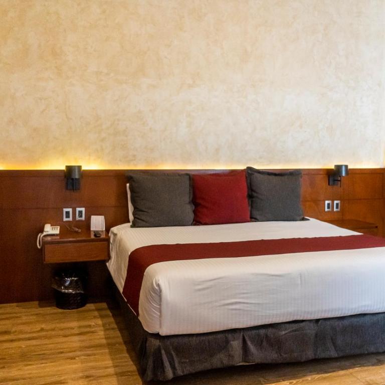 Hotel Madero - Deluxe Queen Room - 3