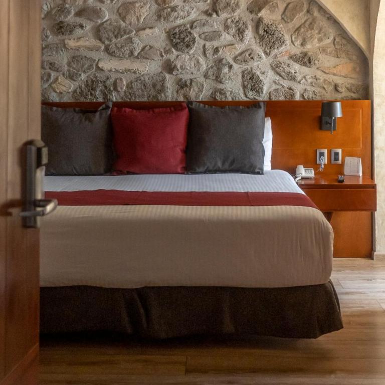 Hotel Madero - Deluxe King Room - 8