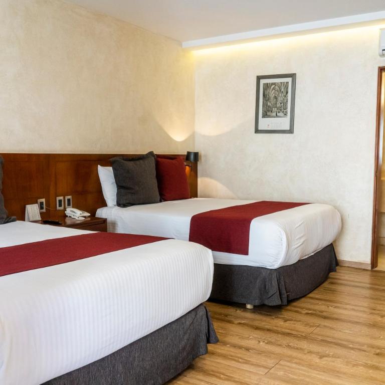 Hotel Madero - Double Room with Two Double Beds - 5