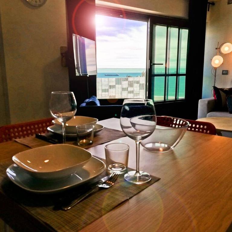 MODERN & BRIGHT flat - 2 MIN from the SEA - Appartamento con Vista Mare - 2