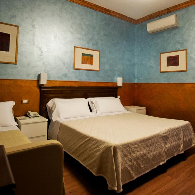 Hotel Diana - Camera Tripla Classic - 2