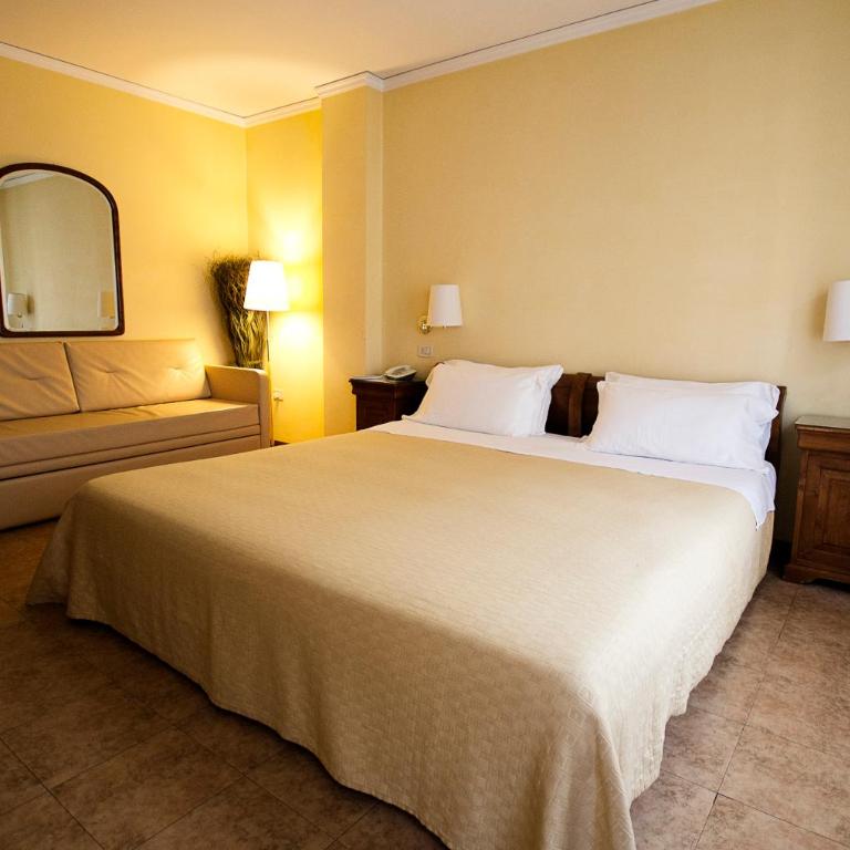 Hotel Diana - Camera Tripla Classic - 5