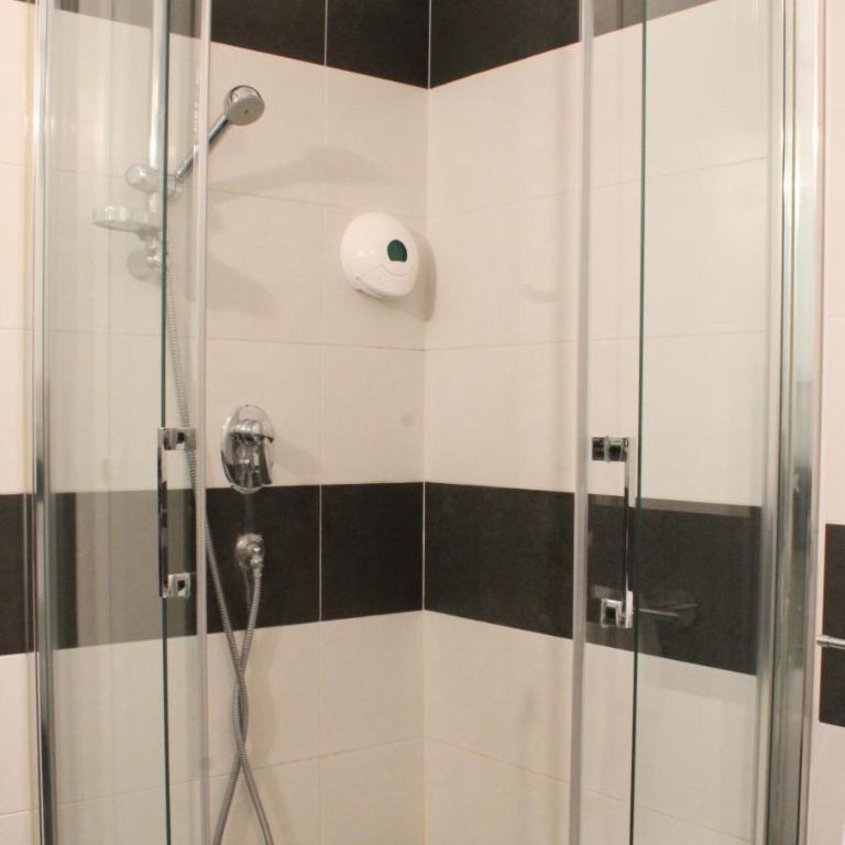 Hôtel Alexandra - Chambre Triple Classique - 5