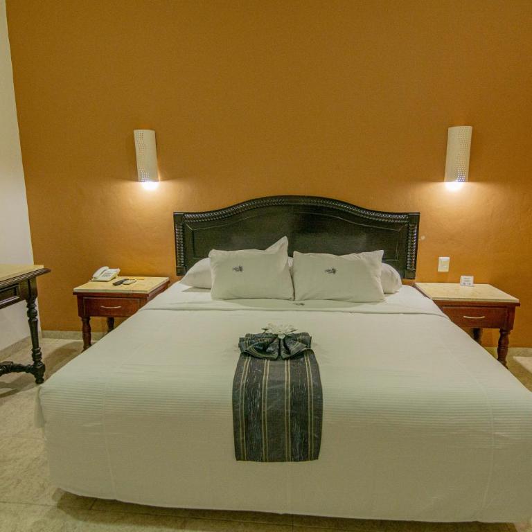 Hotel María Jose - Habitación con cama extragrande. - 4