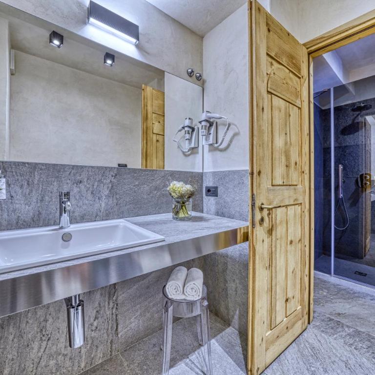 Hotel Sant'Orso - Mountain Lodge & Spa - Camera Superior Matrimoniale/Doppia con Letti Singoli con Balcone - 3